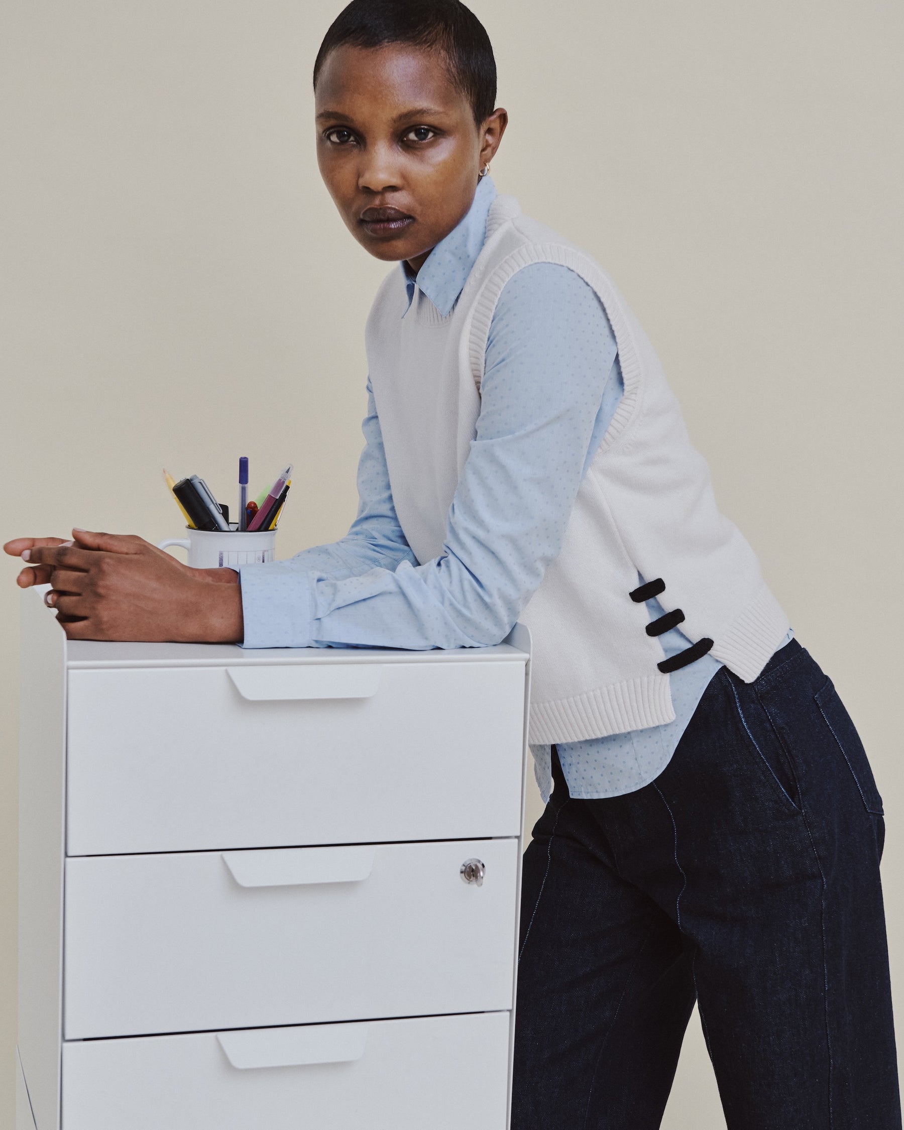 Deméa Paris Amandine Sleeveless Knitwear in an office setting, Work collection.