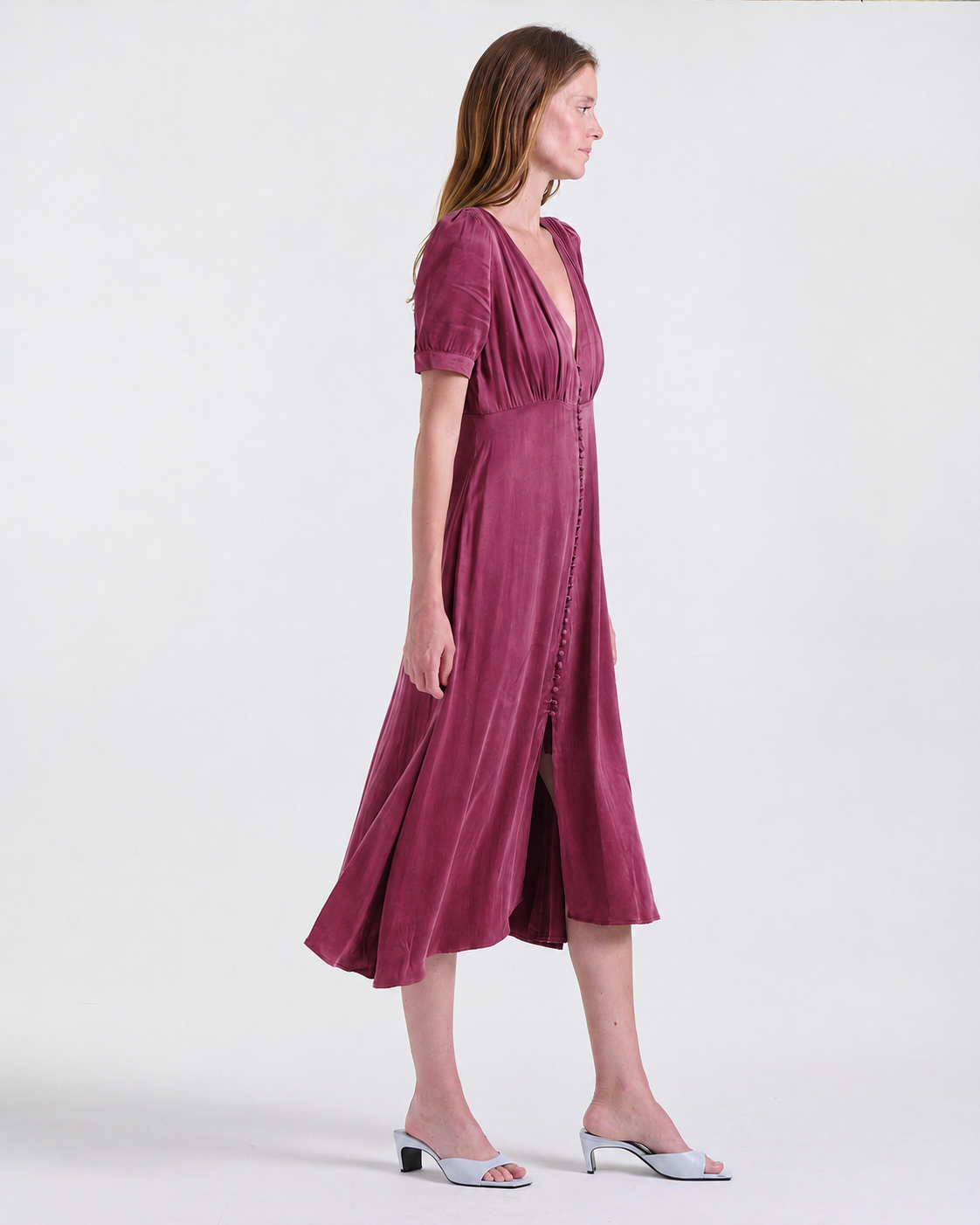 Agathe Midi Dress in Dark Red, short sleeves with slight volume, RSVP edit, Deméa Paris