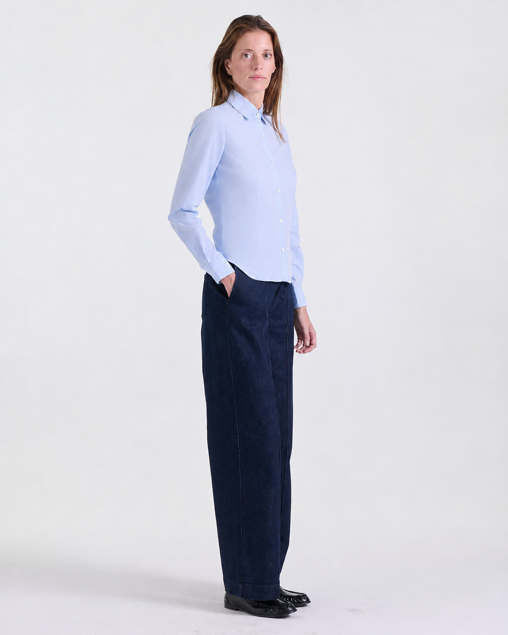 Alia Fitted Shirt in Blue, mother-of-pearl button closure, Work edit, Deméa Paris