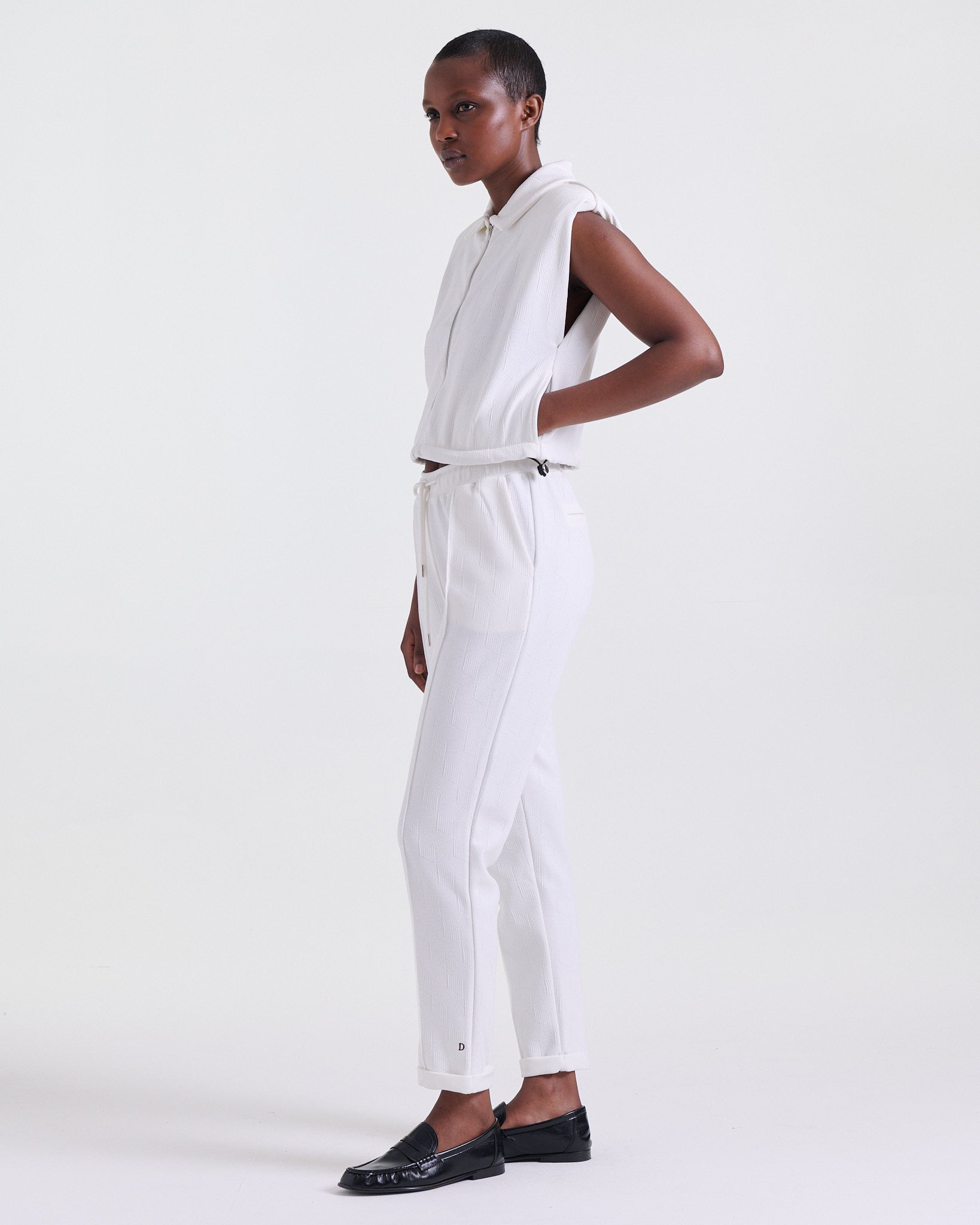 Alice Pants in White, front darts, Boarding Call edit, Deméa Paris
