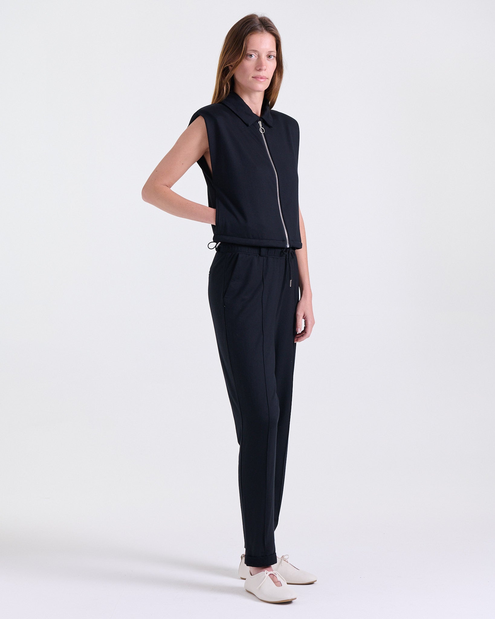 Alicia Jacket in Black, invisible shoulder pads, Boarding Call edit, Deméa Paris