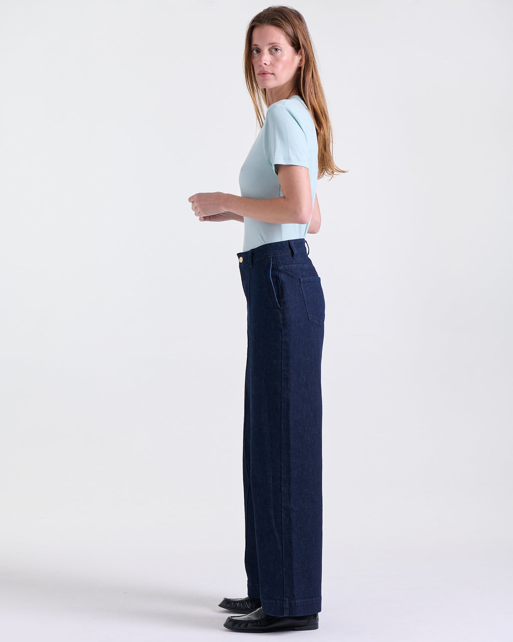 Avery Wide Jeans in Indigo, full-length, Casual Chic edit, Deméa Paris