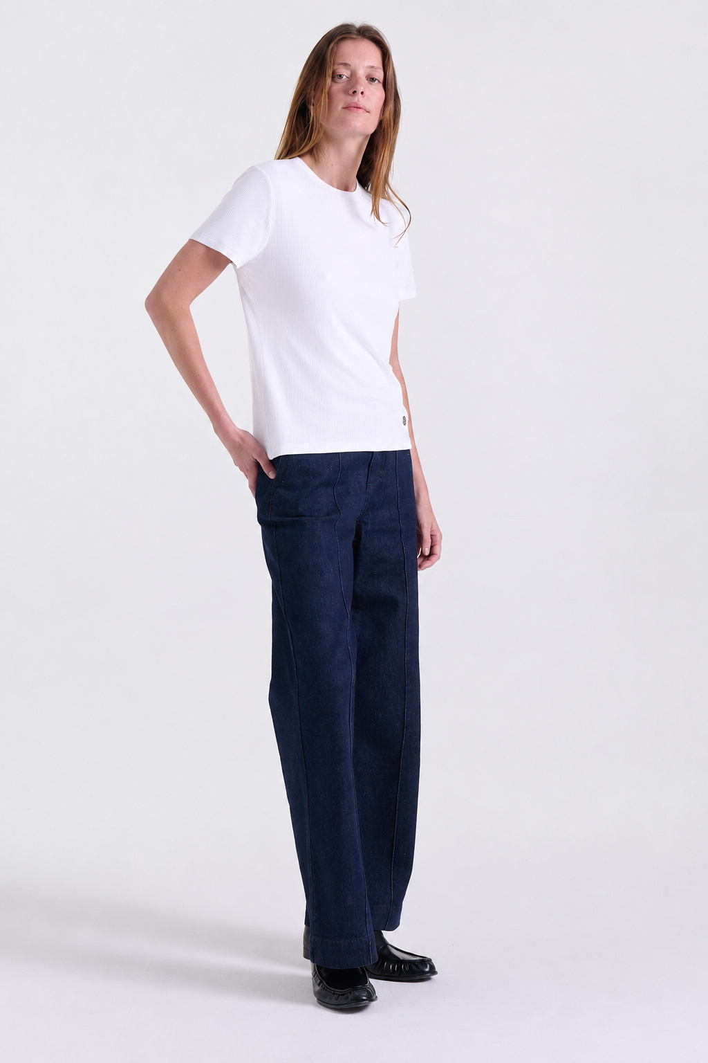 Alina Fitted T-shirt in White, ribbed texture, Boarding Call edit, Deméa Paris