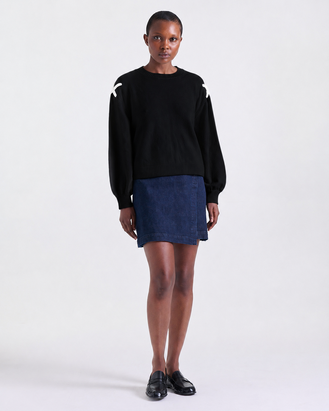 Aman Sweater in Black, relaxed, slightly cropped fit, Work edit, Deméa Paris