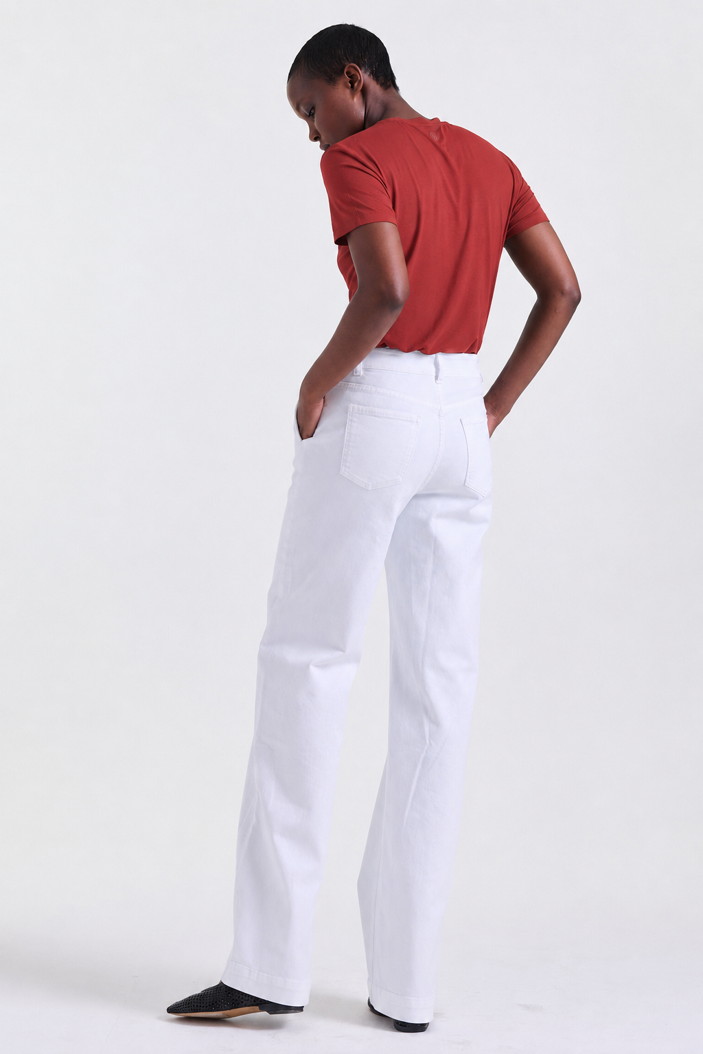 Amira T-shirt in Terracotta, round neckline, Boarding Call edit, Deméa Paris