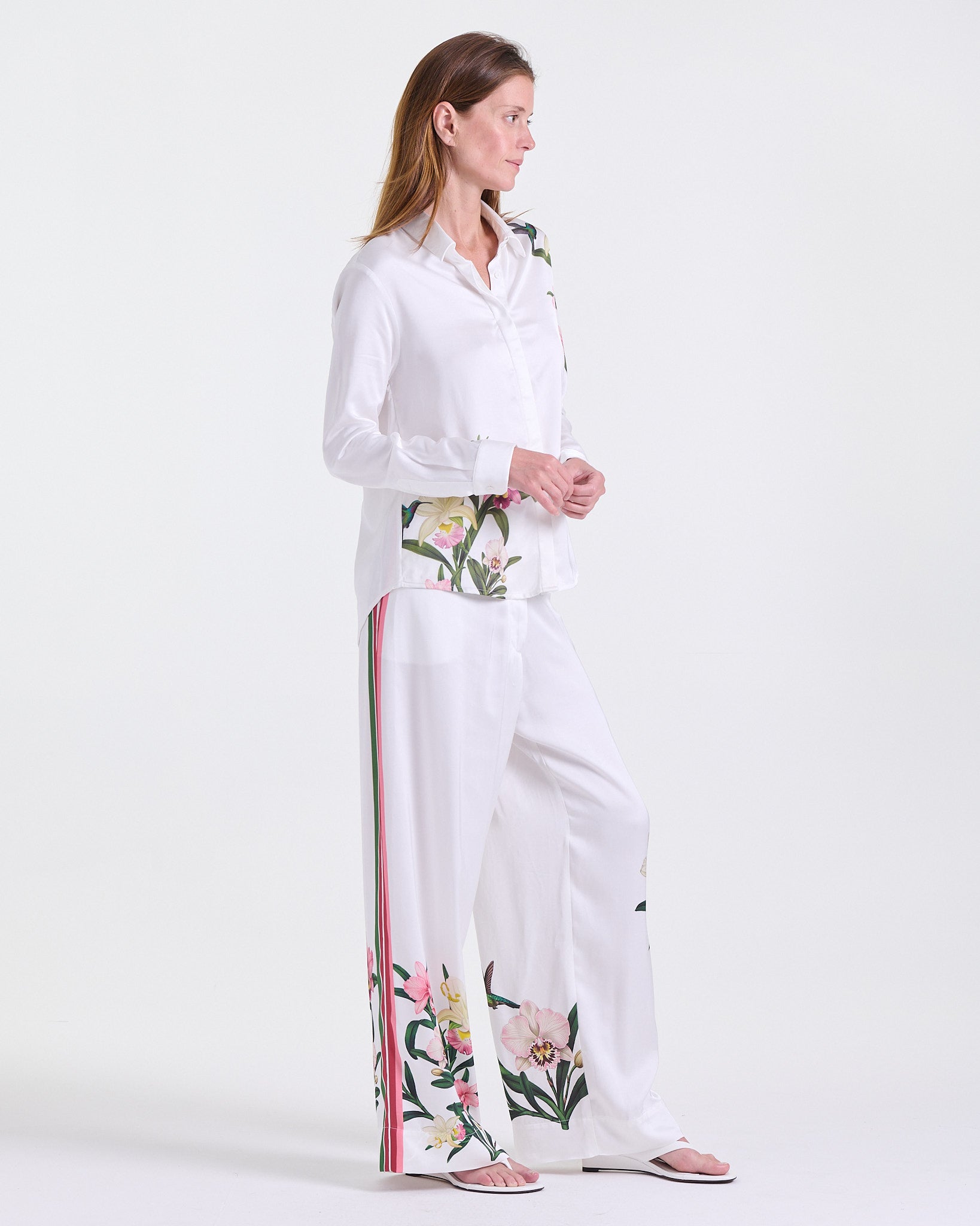 Deméa Paris Andia Flowy Shirt and Andia Flowy Pants in white floral print, studio shot.