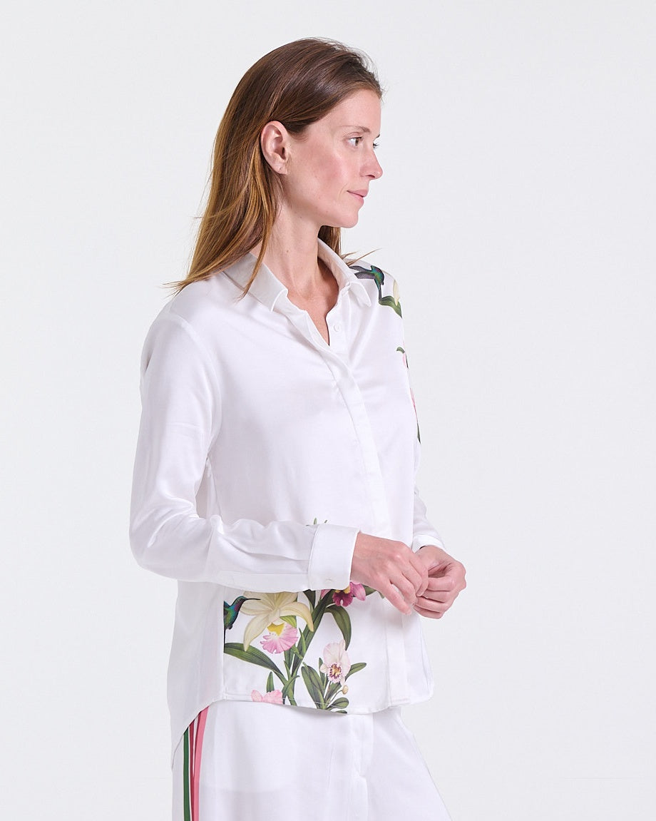 Andia Flowy Shirt in White, classic collar, Resort Escape edit, Deméa Paris