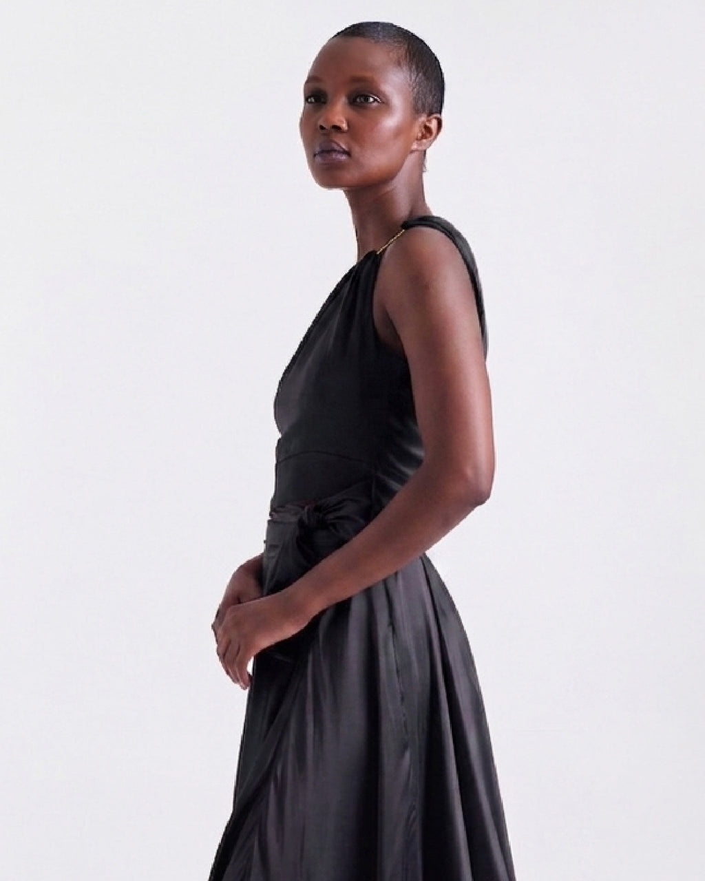 Annie Asymmetrical Top in Black, draped folds at shoulder, RSVP edit, Deméa Paris