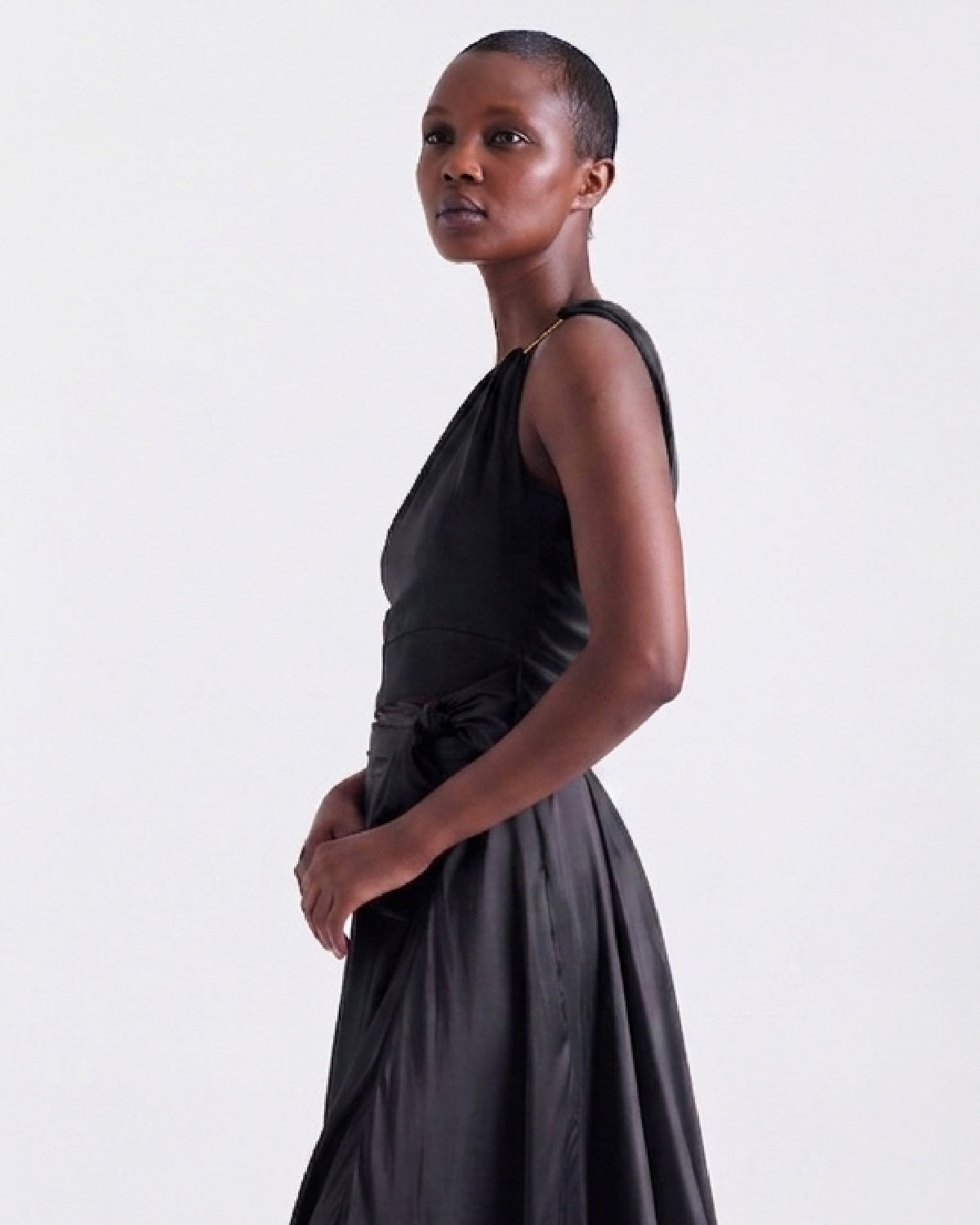 Annie Asymmetrical Top in Black, draped folds at shoulder, RSVP edit, Deméa Paris