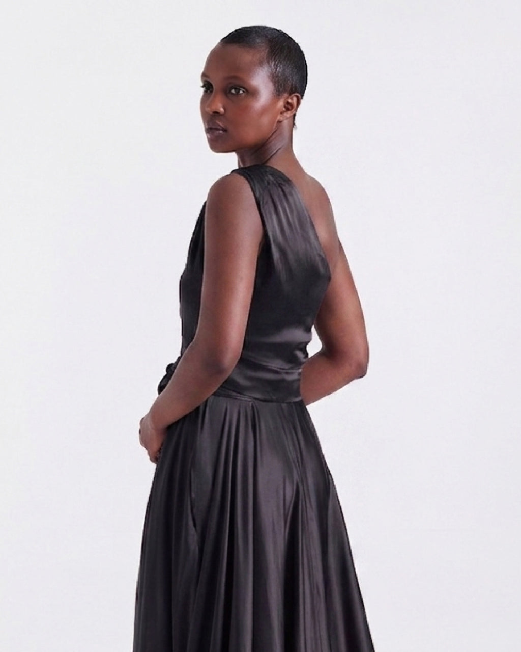 Annie Asymmetrical Top in Black, cropped length, RSVP edit, Deméa Paris