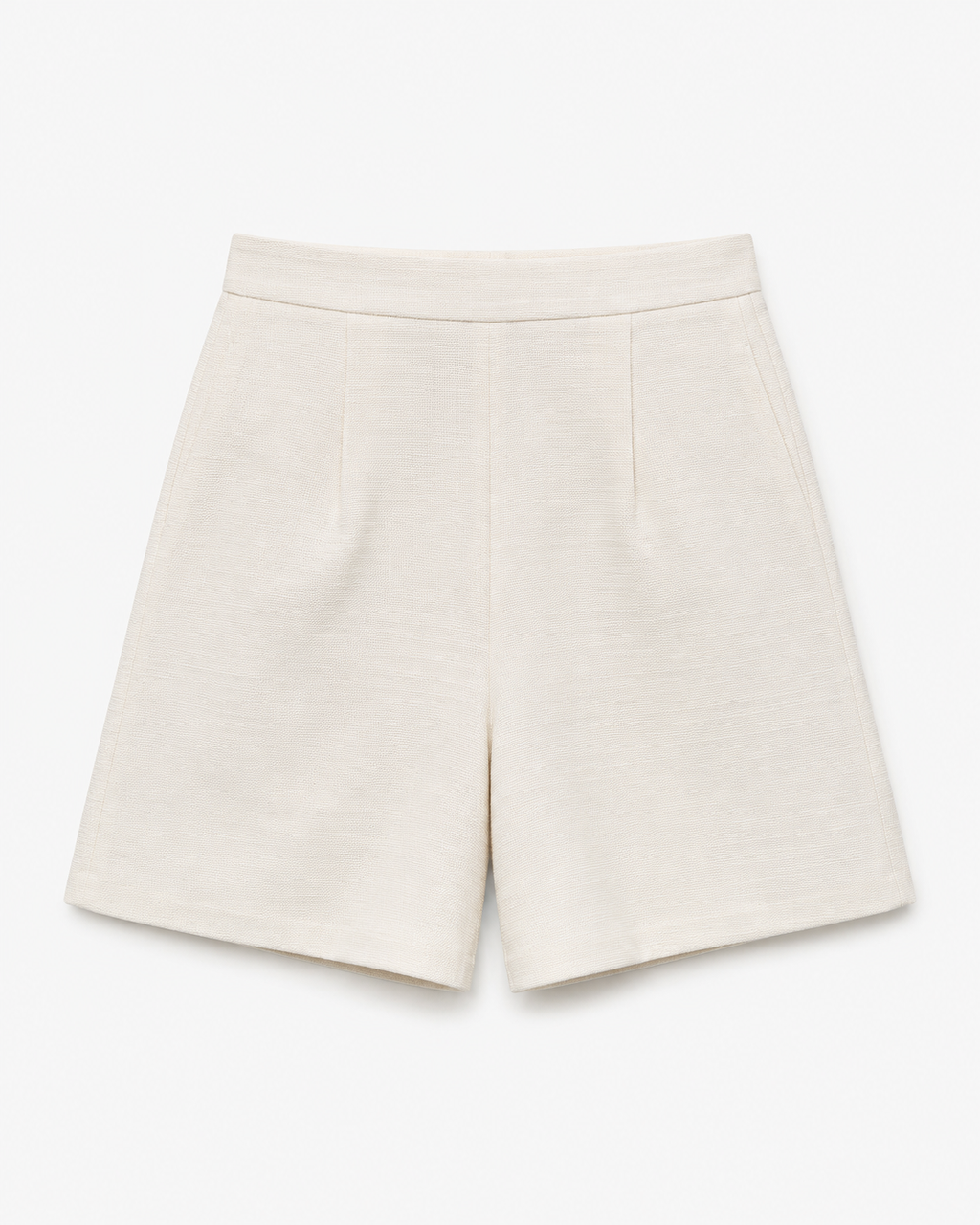Ariel Shorts in Off White, lining: 100% viscose, Resort Escape edit, Deméa Paris