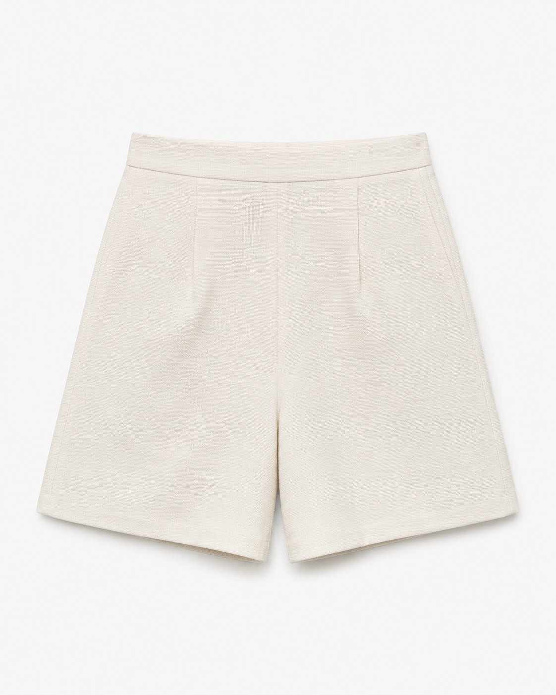Ariel Shorts in Off White, lining: 100% viscose, Resort Escape edit, Deméa Paris