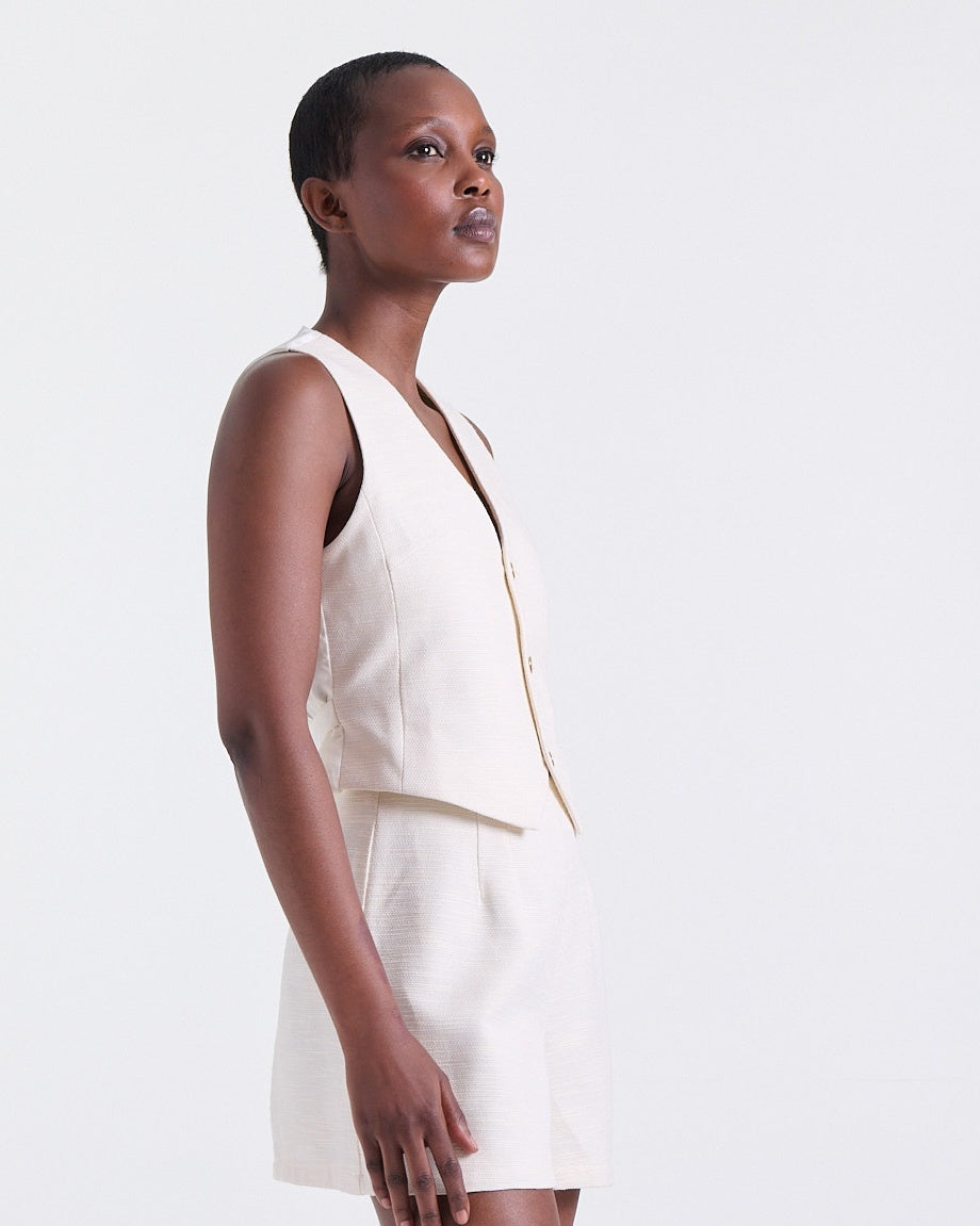 Ariel Waistcoat in Off White, main fabric: 56% cotton, 44% polyester, Resort Escape edit, Deméa Paris