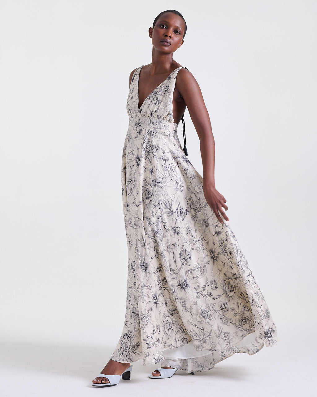 Robe Assia en Blanc Imprimé, bretelles ajustables, collection RSVP, Deméa Paris