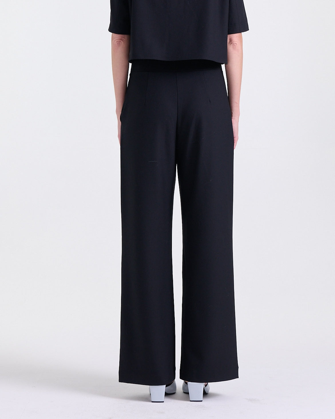 Ava Crepe Pants in Black, 67% polyester, 29% viscose, 4% elastane crepe (heavy weight), Work edit, Deméa Paris