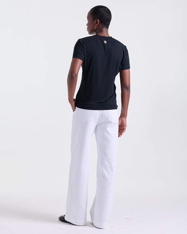Amira T-shirt in Black, round neckline, Boarding Call edit, Deméa Paris